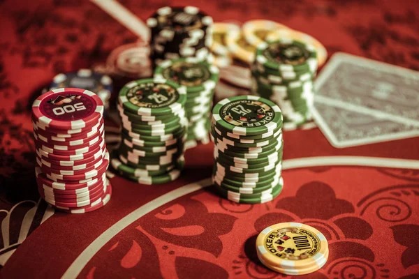 Account balance update after dice game round